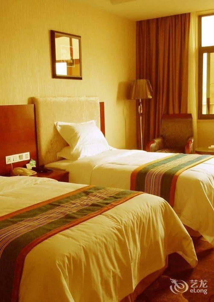 Mingcheng Times Hotel Chengdu Exterior photo